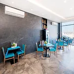 Islet Promenade Seafront With Large Corner Terrace By Getawaysmalta Apartmán