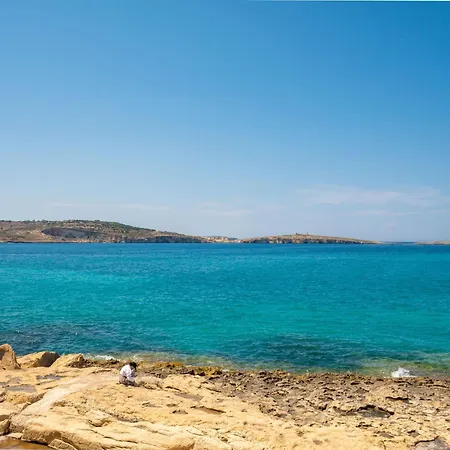 Apartamento Islet Promenade Seafront With Large Corner Terrace By Getawaysmalta