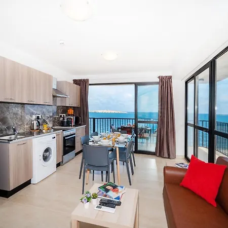 Islet Promenade Seafront With Large Corner Terrace By Getawaysmalta Daire *