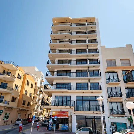 Apartment Islet Promenade Seafront With Large Corner Terrace By Getawaysmalta St. Paul's Bay