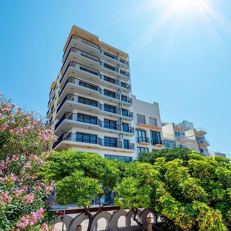 Islet Promenade Seafront With Large Corner Terrace By Getawaysmalta Apartment