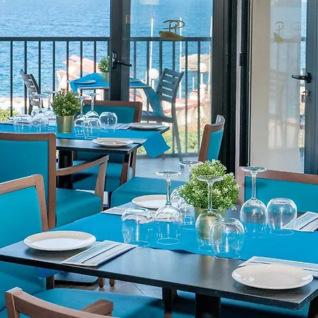 Islet Promenade Seafront With Large Corner Terrace By Getawaysmalta St. Paul's Bay