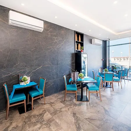 Islet Promenade Seafront With Large Corner Terrace By Getawaysmalta Apartment