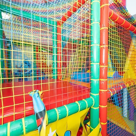 Daire Islet Promenade Seafront With Large Corner Terrace By Getawaysmalta St. Paul's Bay