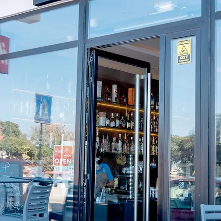 Daire Islet Promenade Seafront With Large Corner Terrace By Getawaysmalta