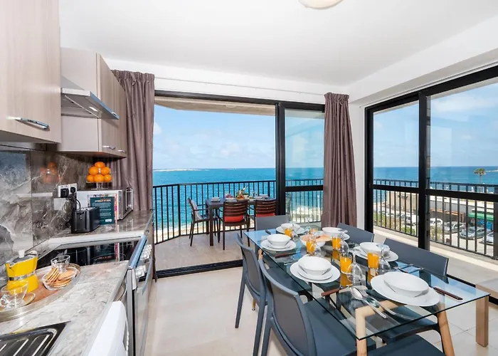 Apartman Islet Promenade Seafront With Large Corner Terrace By Getawaysmalta