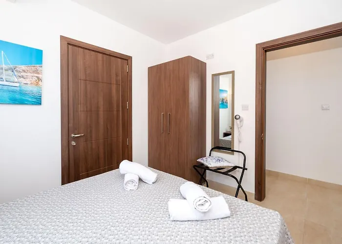 Islet Promenade Seafront With Large Corner Terrace By Getawaysmalta * San Pawl il-Baħar