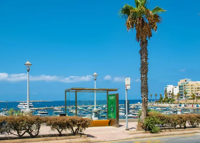 Islet Promenade Seafront With Large Corner Terrace By Getawaysmalta San Pawl il-Baħar