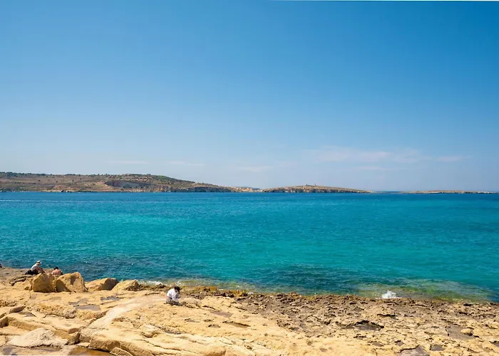 Apartman Islet Promenade Seafront With Large Corner Terrace By Getawaysmalta