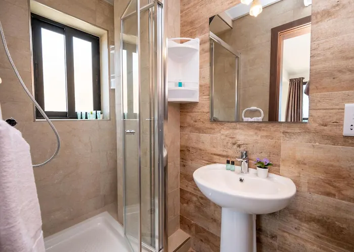 Apartman Islet Promenade Seafront With Large Corner Terrace By Getawaysmalta